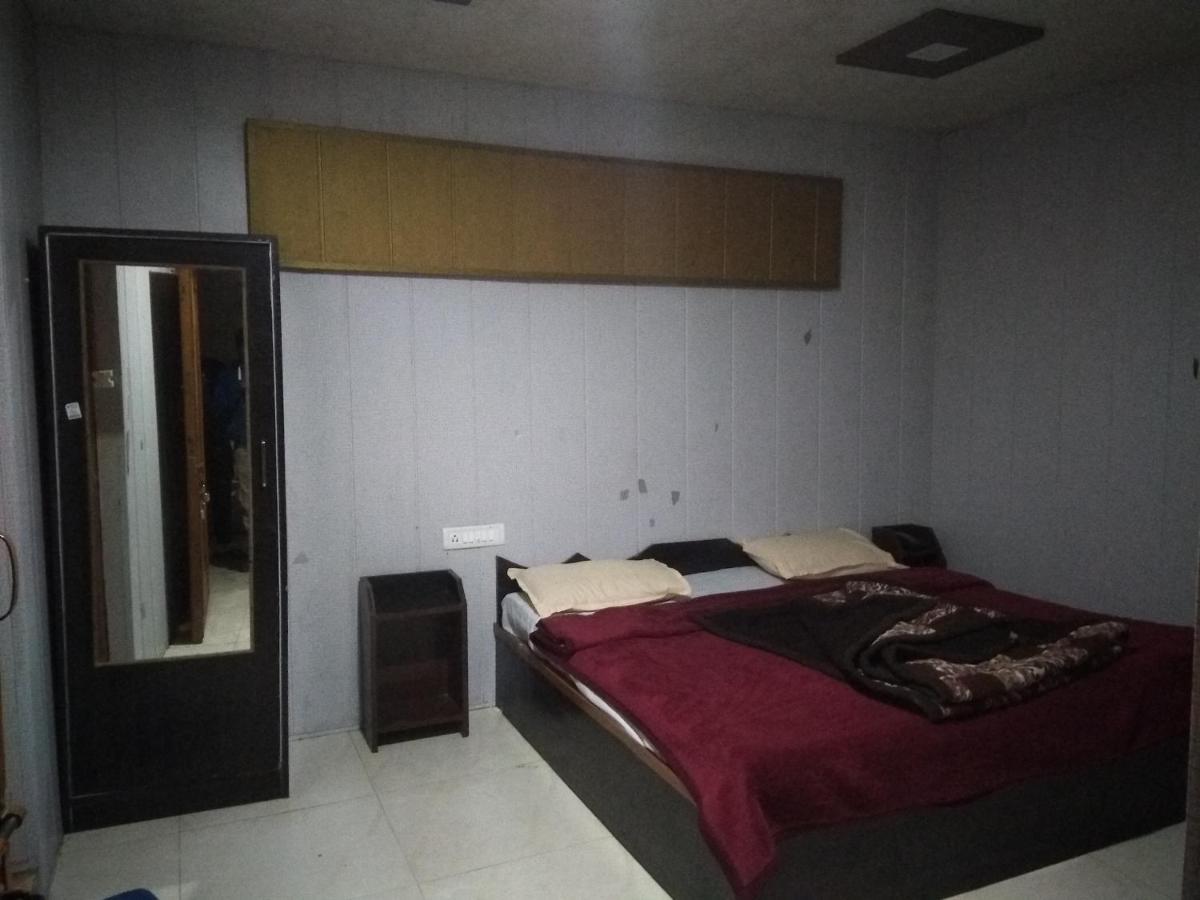 Hotel Neelam Raj Nainital Extérieur photo